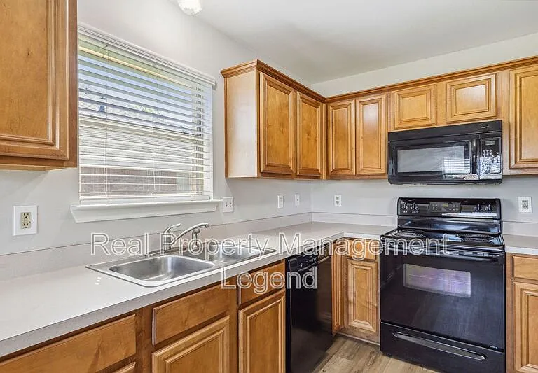 110 Magnolia St — Photo 11