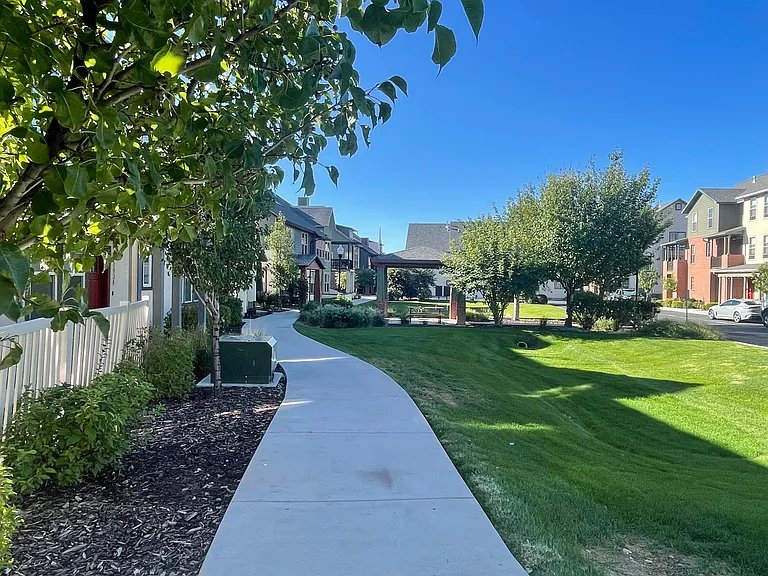 343 Park Blvd — Photo 21
