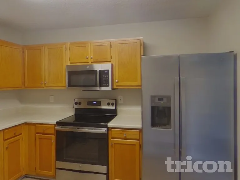 562 Chisolm Way — Photo 6