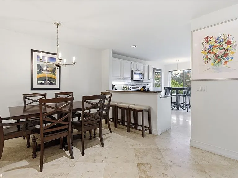 27119 Oakwood Lake Dr — Photo 4