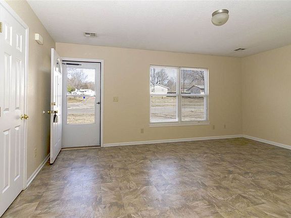 2nd image of 1423 Westwood Blvd