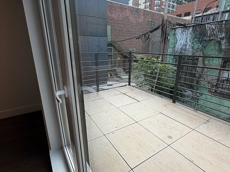 195 Bay St #2B — Photo 11