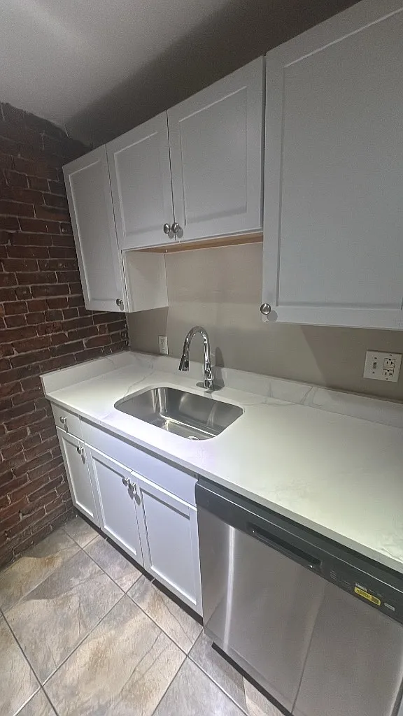 2 bed, 9999 sqft, $3,950 — Photo 1