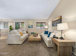 10565 E Heartleaf Willow Dr, Tucson, AZ 85747