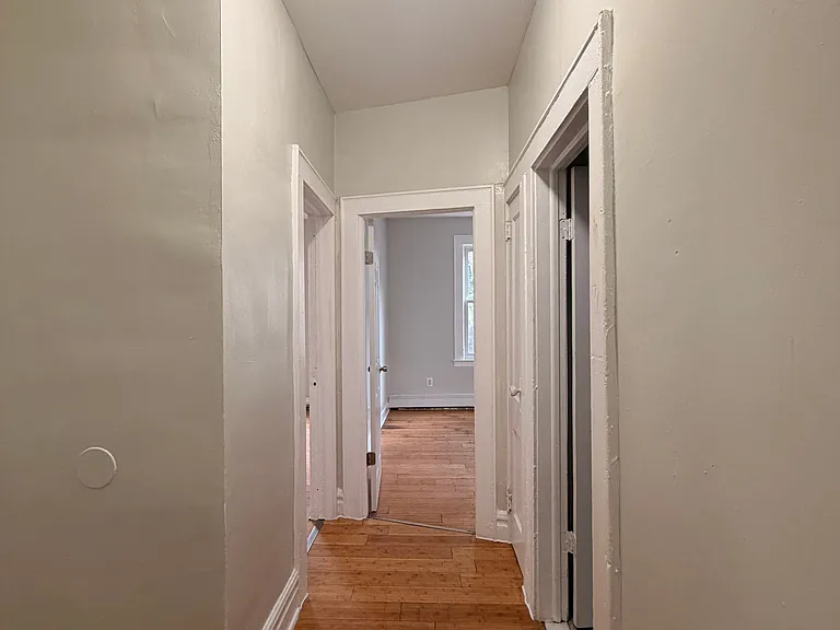 46-48 Underwood St #1A — Photo 3