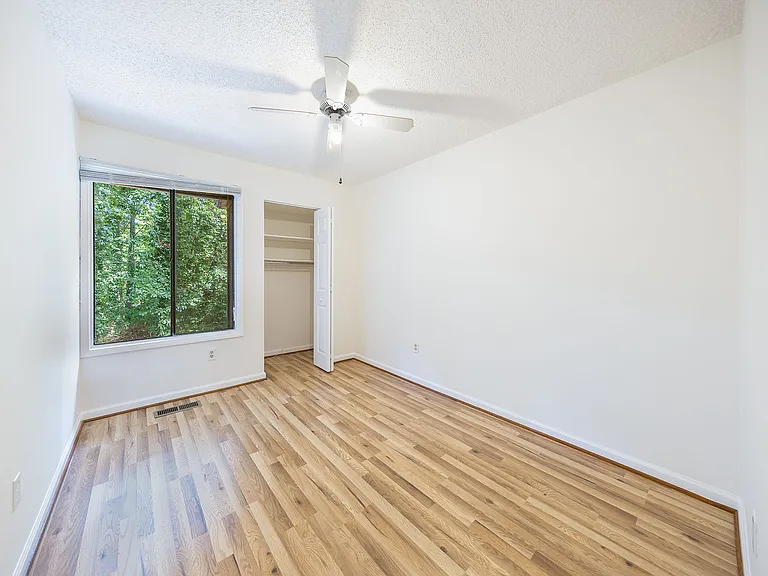 2232 Southgate Sq — Photo 12