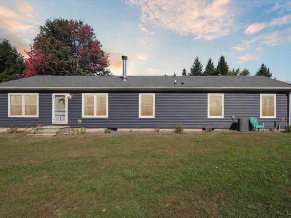 17141 Manitou Rd, Addison, MI 49220