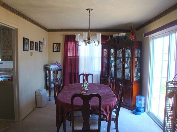 2nd image of 3420 Poppy Cres