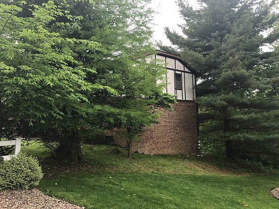 3rd image of 57 Canterbury Dr