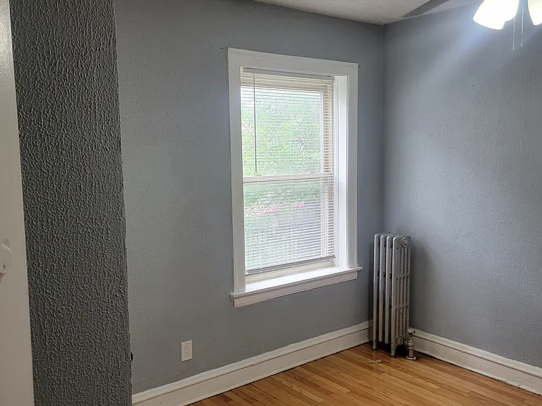 7935 S Woodlawn Ave #1 — Photo 2