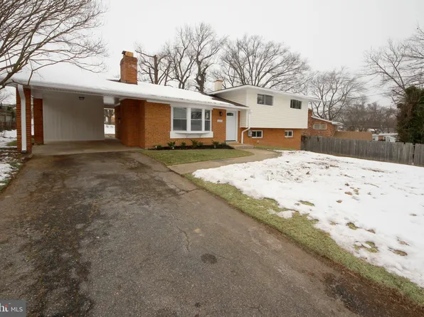 6303 George Washington Dr, Temple Hills, MD 20748