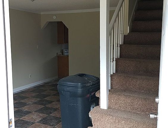 5th image of 109 West Ave