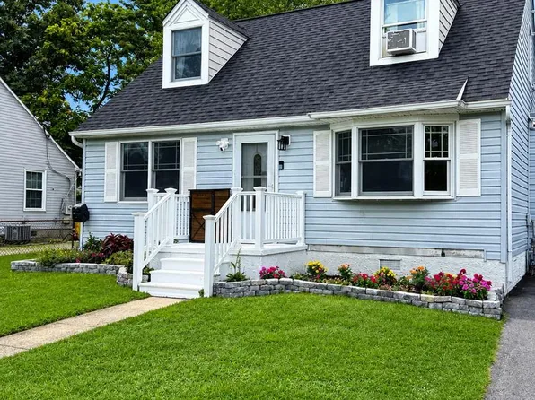 118 Bliss Ln, Glen Burnie, MD 21060