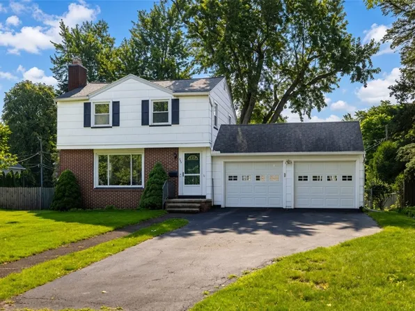 240 Yarmouth Rd, Rochester, NY 14610