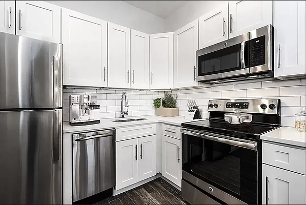 Rented by REAL New York | media 9