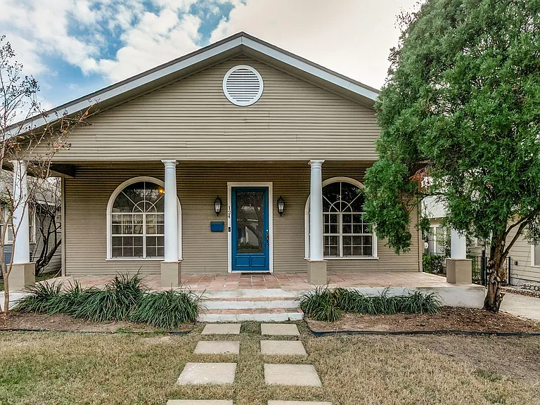 124 Normandy Ave — Photo 2