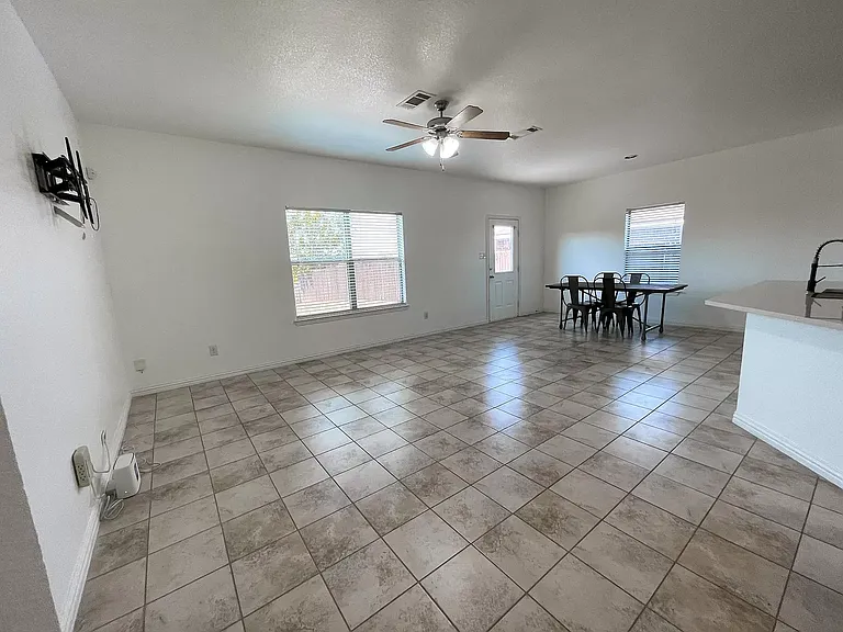 4121 Mantis St — Photo 6