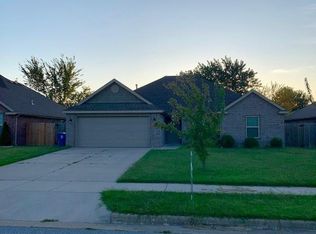 1203 SW Horizon St, Bentonville, AR 72712