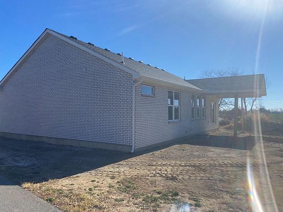 4th image of 456 Muirfield Poin Lot 205