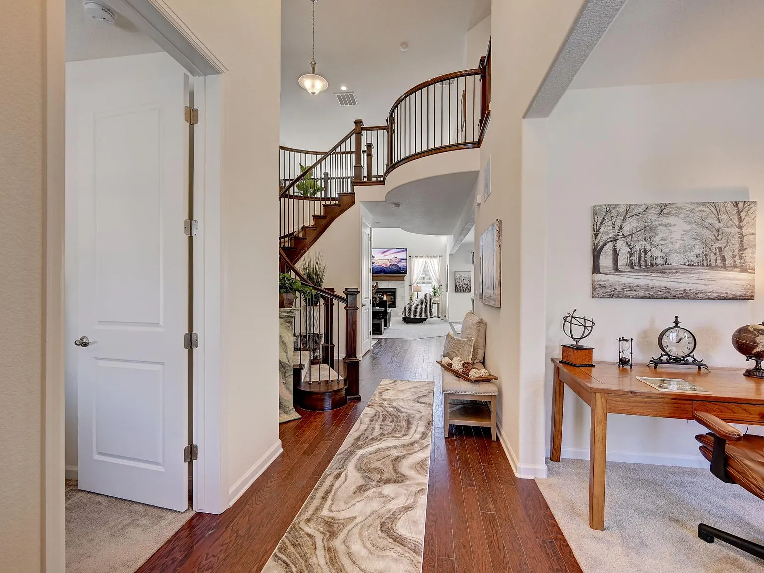 6 bed, 4.5 bath, 3640 sqft, $4,900 — Photo 2