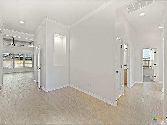 5th image of 212 Sand Lilly Dr