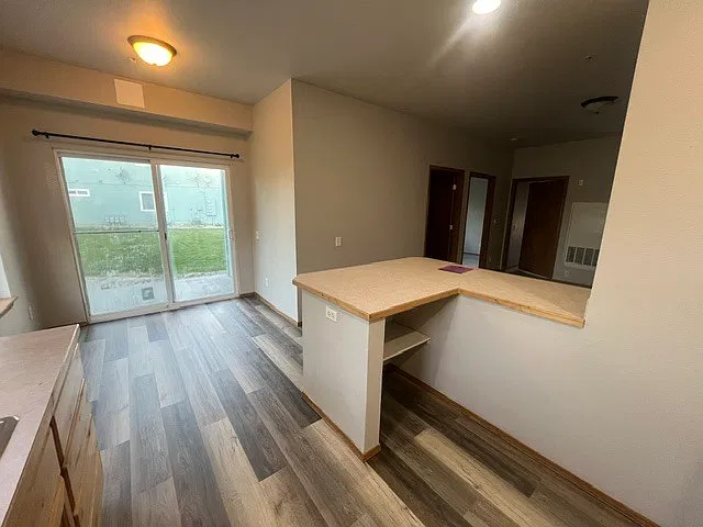2 bed, 1.0 bath, $1,375 — Photo 4
