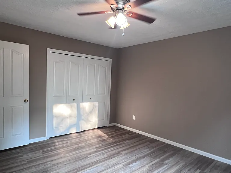 1800 Stone Manor Cir — Photo 10