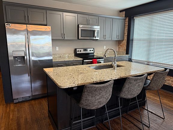 4th image of 282 Woodland Ave 284-apt 282