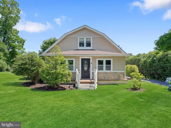 53 S New Middletown Rd, Media, PA 19063