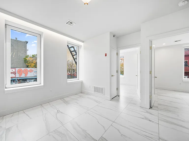 152 Boerum St #2L — Photo 1