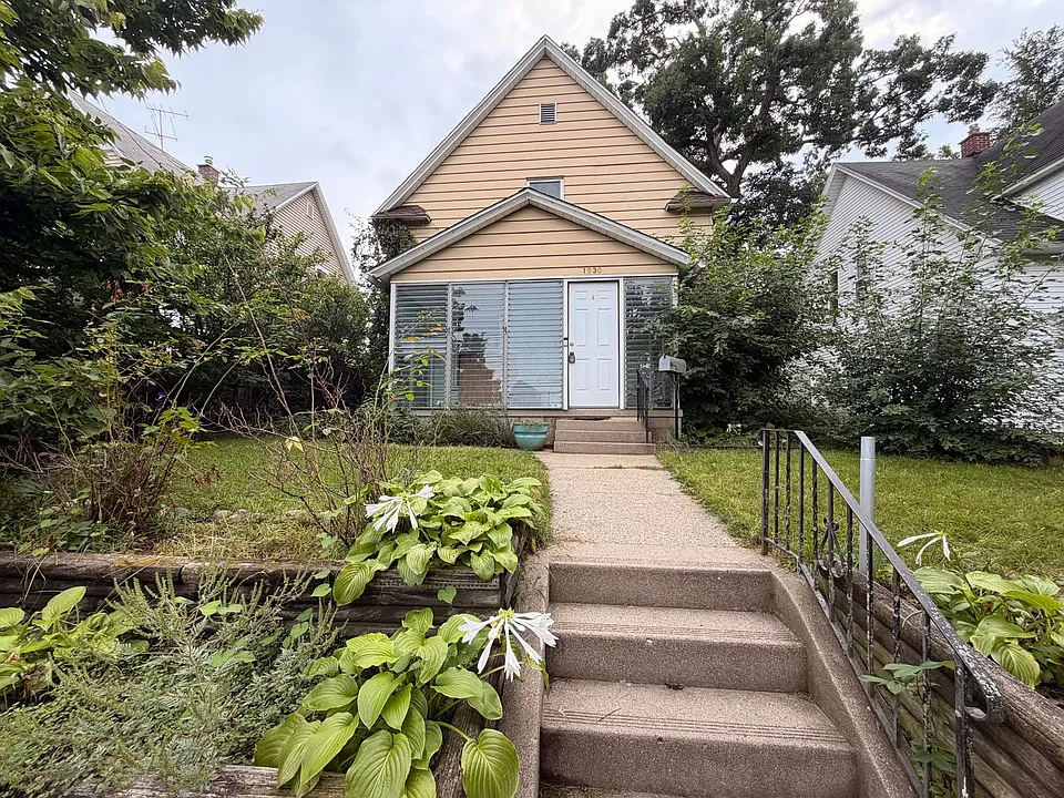 1530 North Ave NE