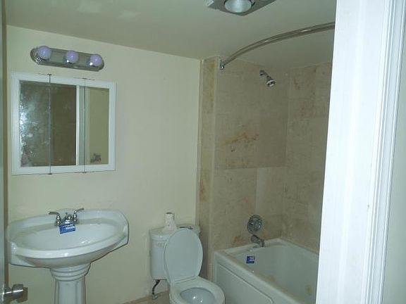 4th image of 720 N Dixie Hwy APT 102