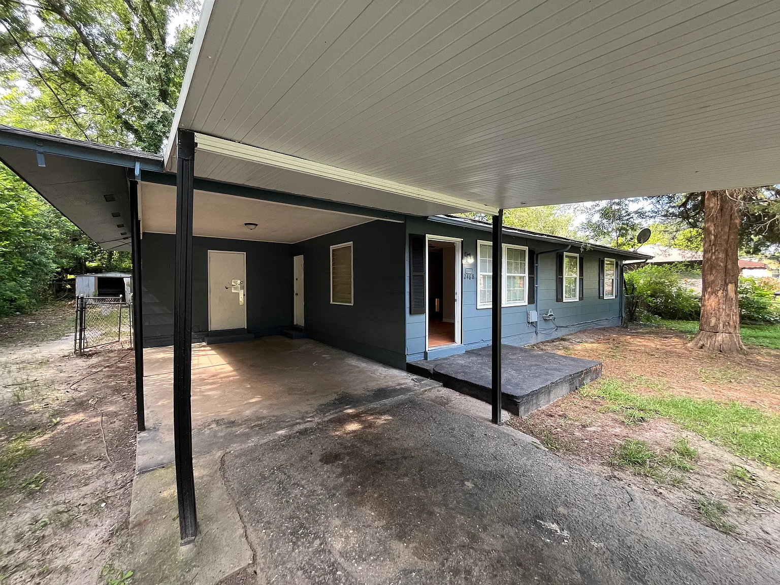 3 bed, 792 sqft, $900 — Photo 2