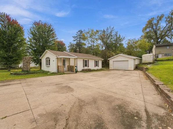 1826 6th St, Evansdale, IA 50707