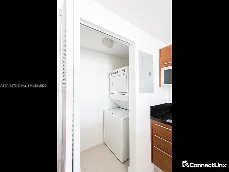 244 Biscayne Blvd — Photo 6