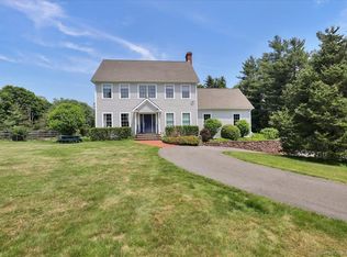 100 Round Hill Rd, Middletown, CT 06457