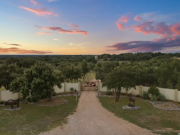 3701 HIGHWAY 41, Mountain Home, TX 78058