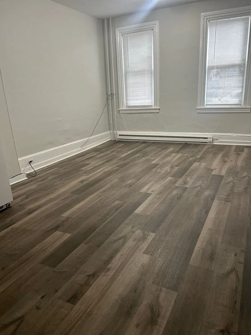 142 S Prince St — Photo 1