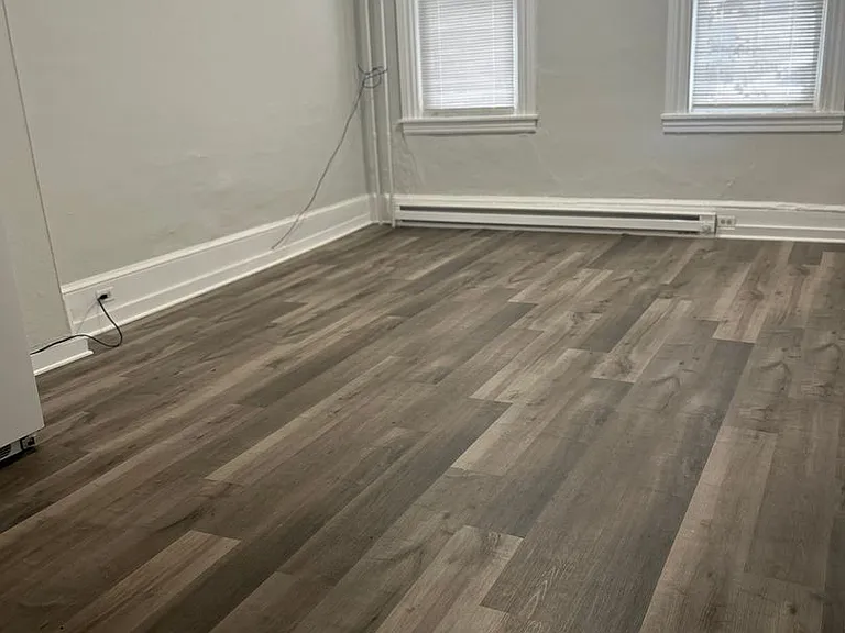 142 S Prince St — Photo 1