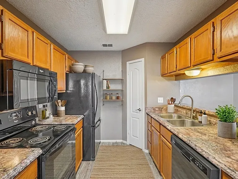 Country View Apartments — Photo 46