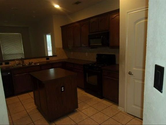 4th image of 504 Flintwood Ln