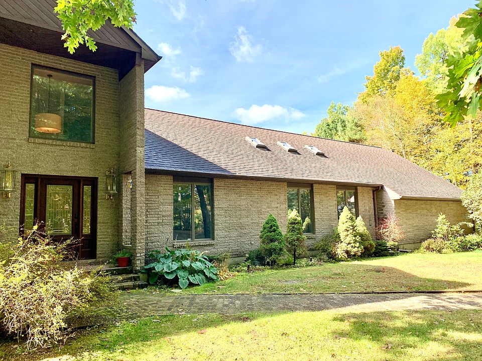 1st image of 422 Crescent Ave