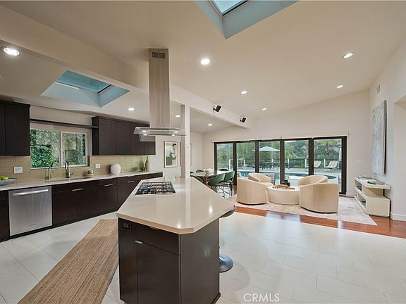 3rd image of 4347 Coronet Dr