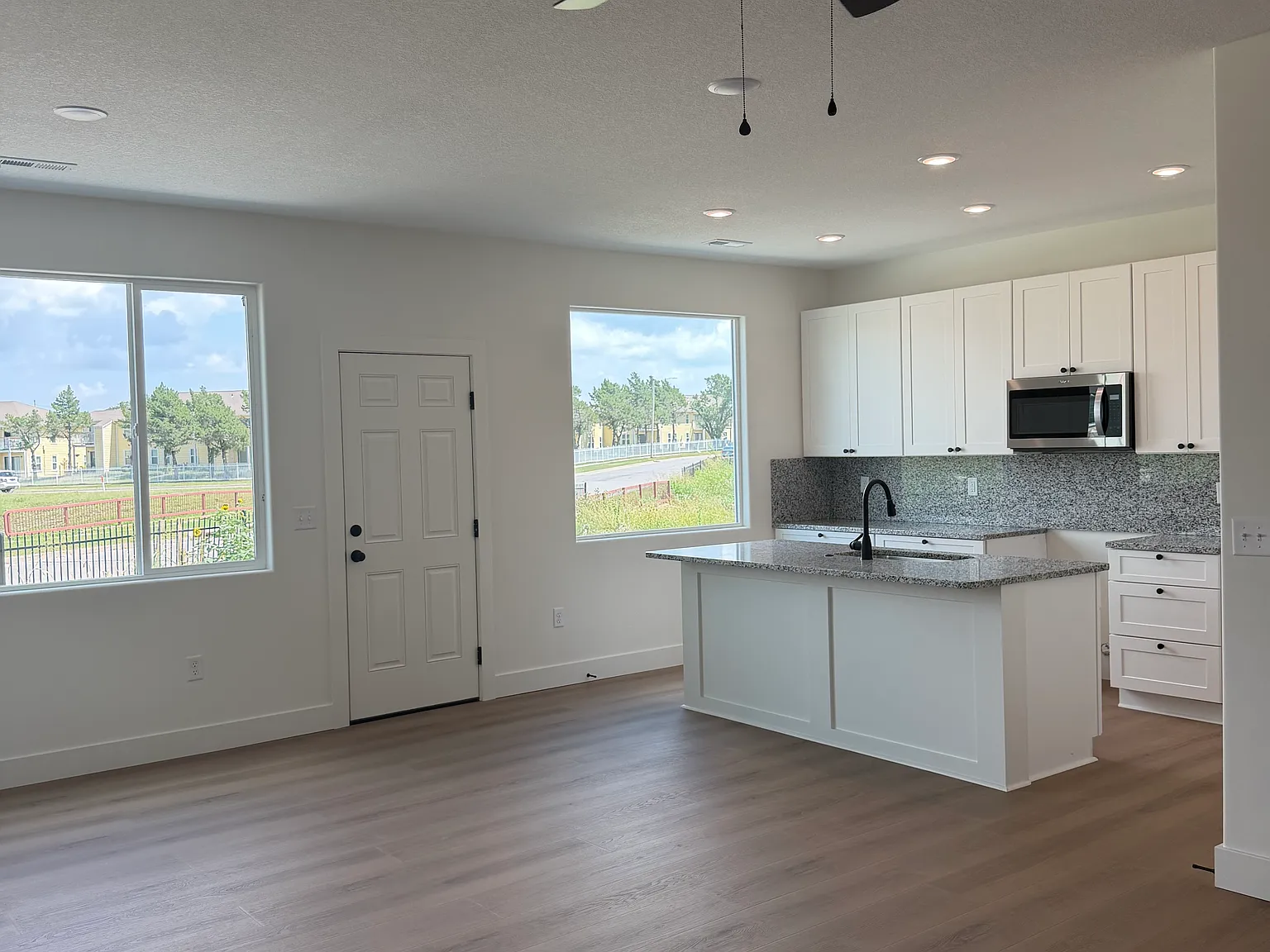 4 bed, 1650 sqft, $1,800 — Photo 3