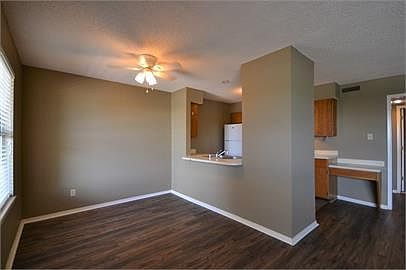 5th image of 1500 W Nettleship St #10