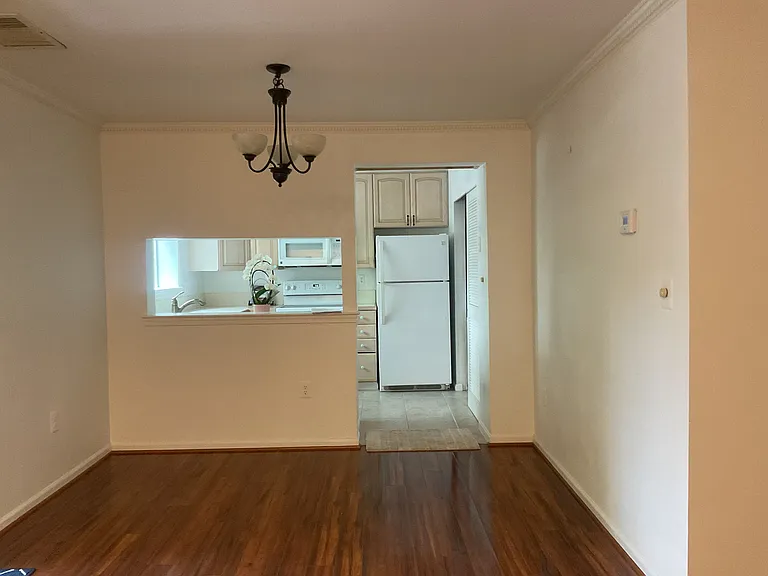 2604 S Arlington Mill Dr — Photo 3
