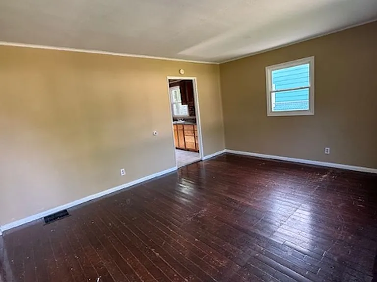 4625 Spatz Ave — Photo 2