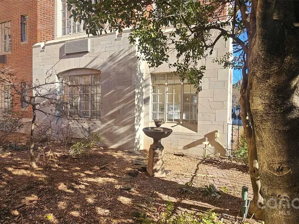 301 W 10th St APT 101, Charlotte, NC 28202