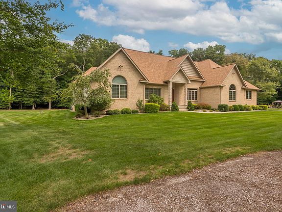3rd image of 705 Phillips Hill Dr
