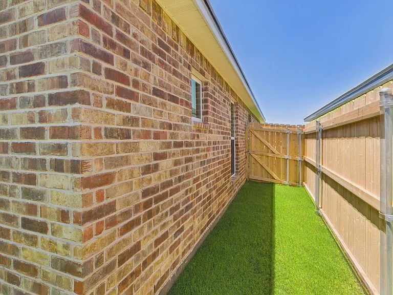 2757 Paisley Rd — Photo 36